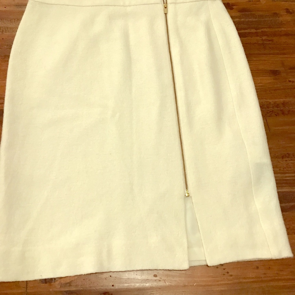 Banana Republic cream pencil skirt.